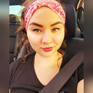 Meet your Posher, Courtney